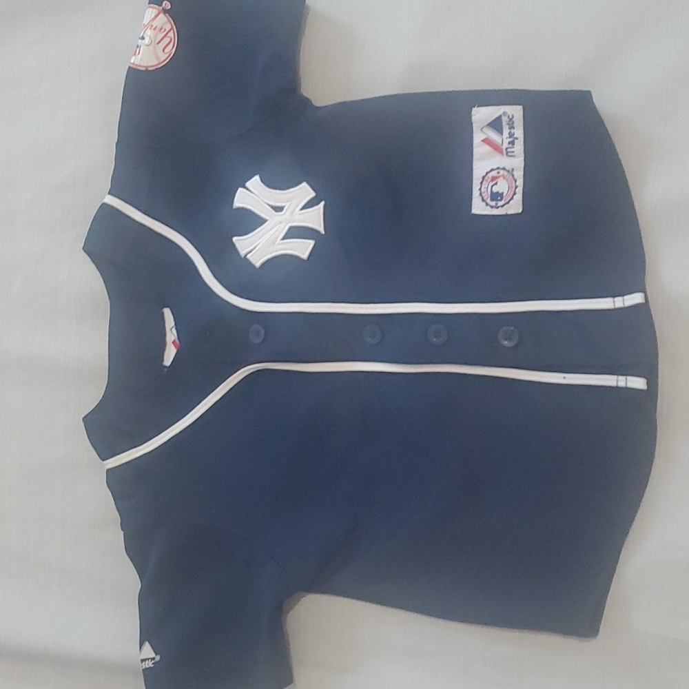 Jeter Yankees jersey. 2T official majestic diamond